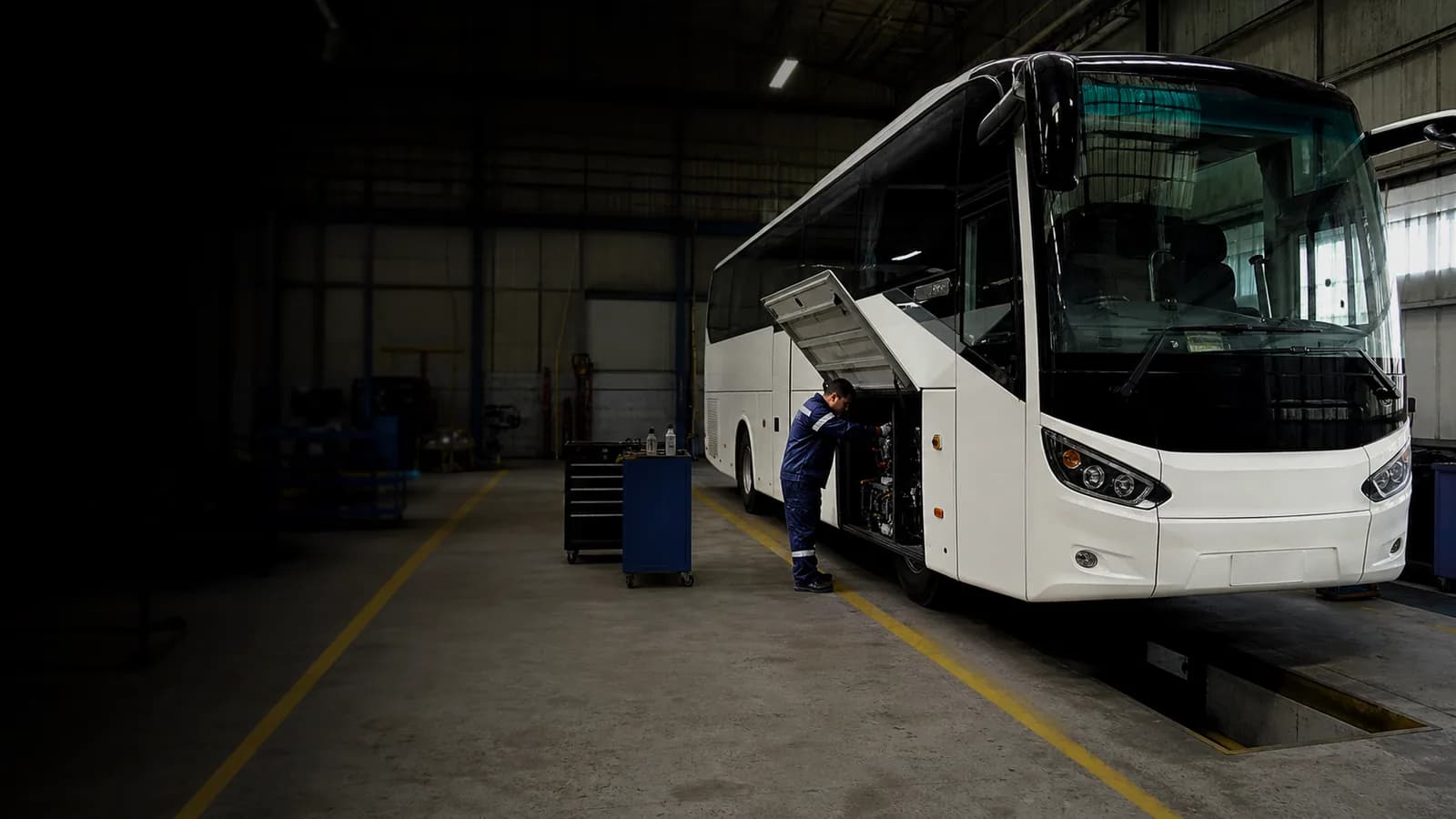 Автобус Golden Dragon на обслуживании в BUS DOCTOR
