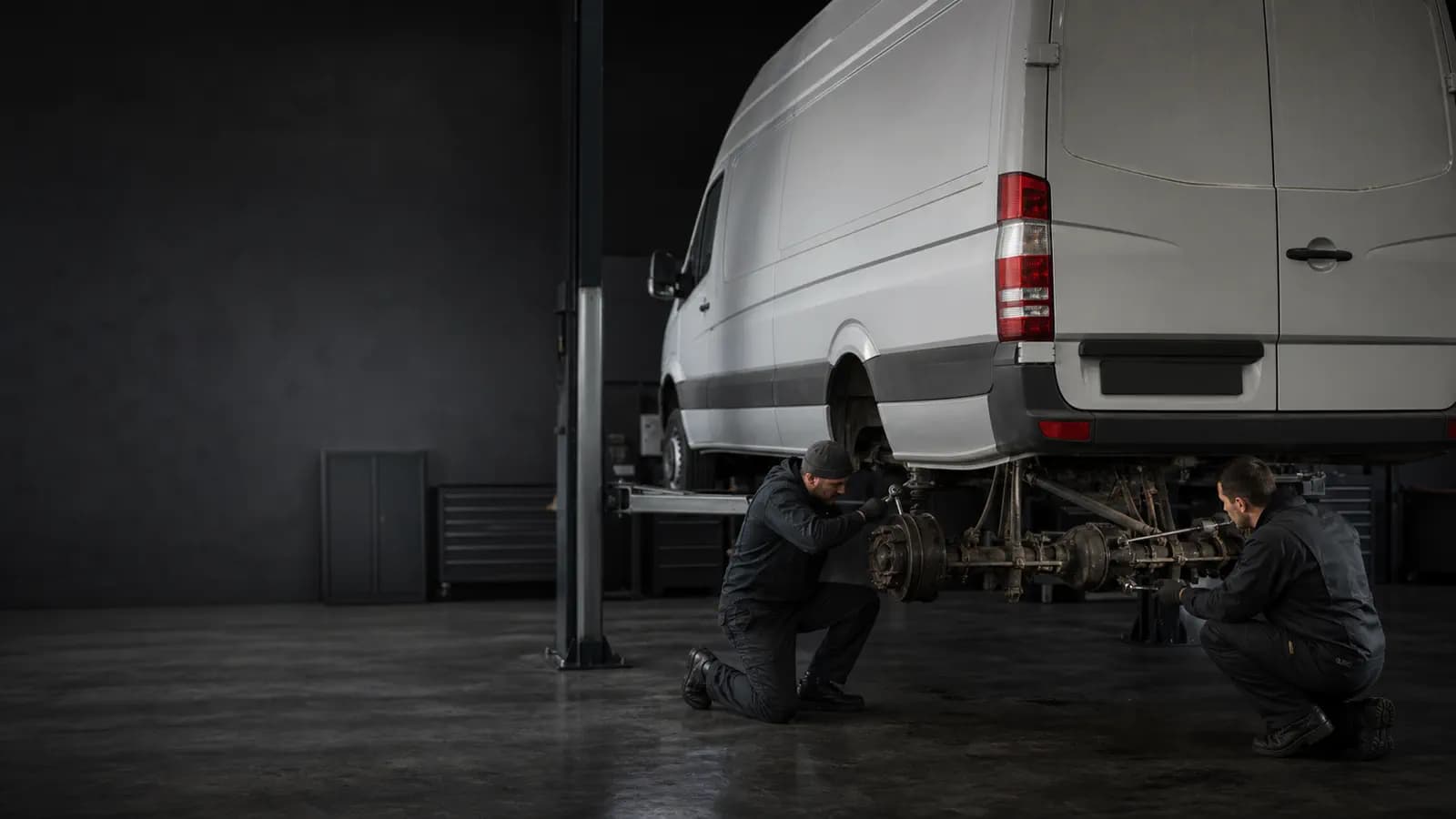 Иллюстративный кадр ремонта заднего моста Sprinter 906